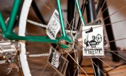Звуки картонки в велосипедных спицах — скачать бесплатно и слушать онлайн