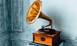 Звуки Граммофона старого с пластинкой — скачать бесплатно и слушать онлайн